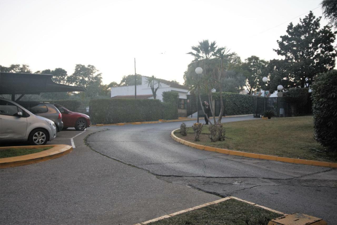 Bonito Apart. Con Parking Y Piscina Mairena del Aljarafe Bagian luar foto