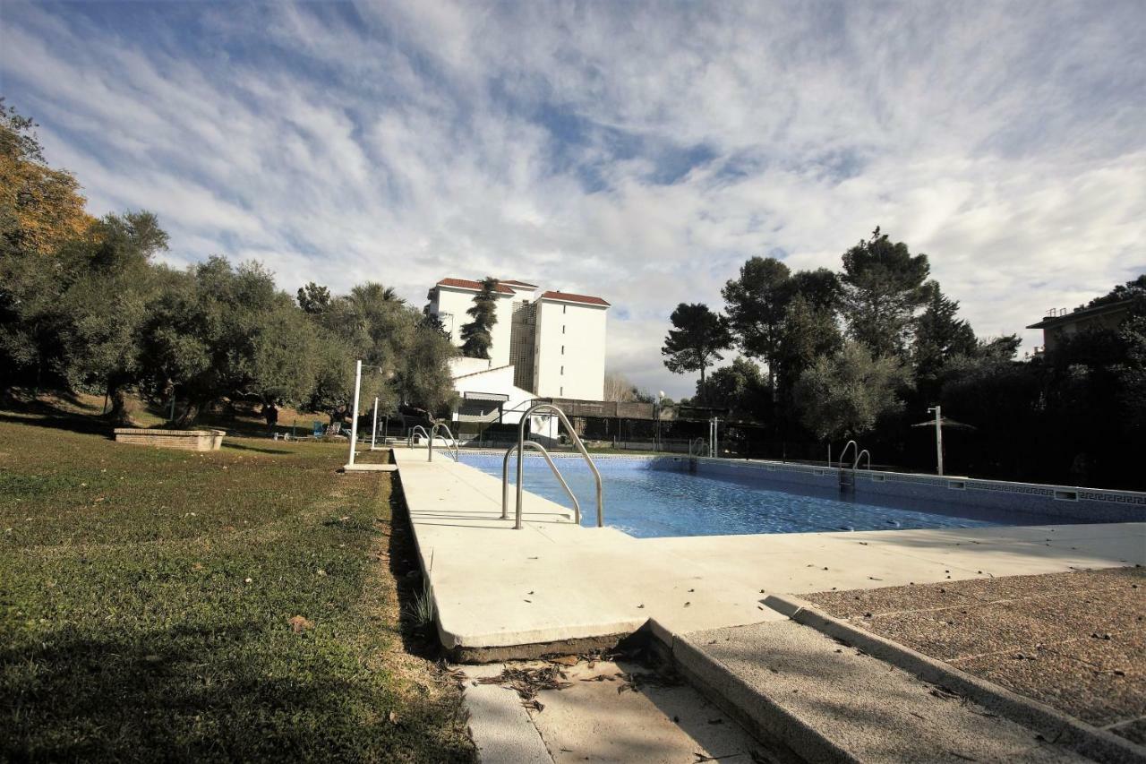 Bonito Apart. Con Parking Y Piscina Mairena del Aljarafe Bagian luar foto
